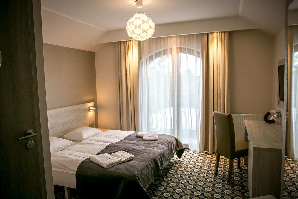 Marina Mielno Z Widokiem Na Jezioro Hotel Room photo